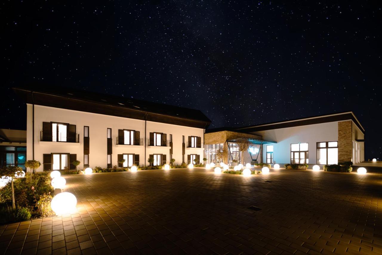Crama Jelna Resort & Spa Orheiu Bistritei Ngoại thất bức ảnh